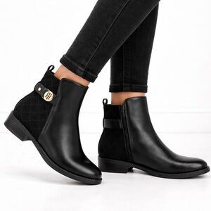 [TH] Classic Black Isleen Boots